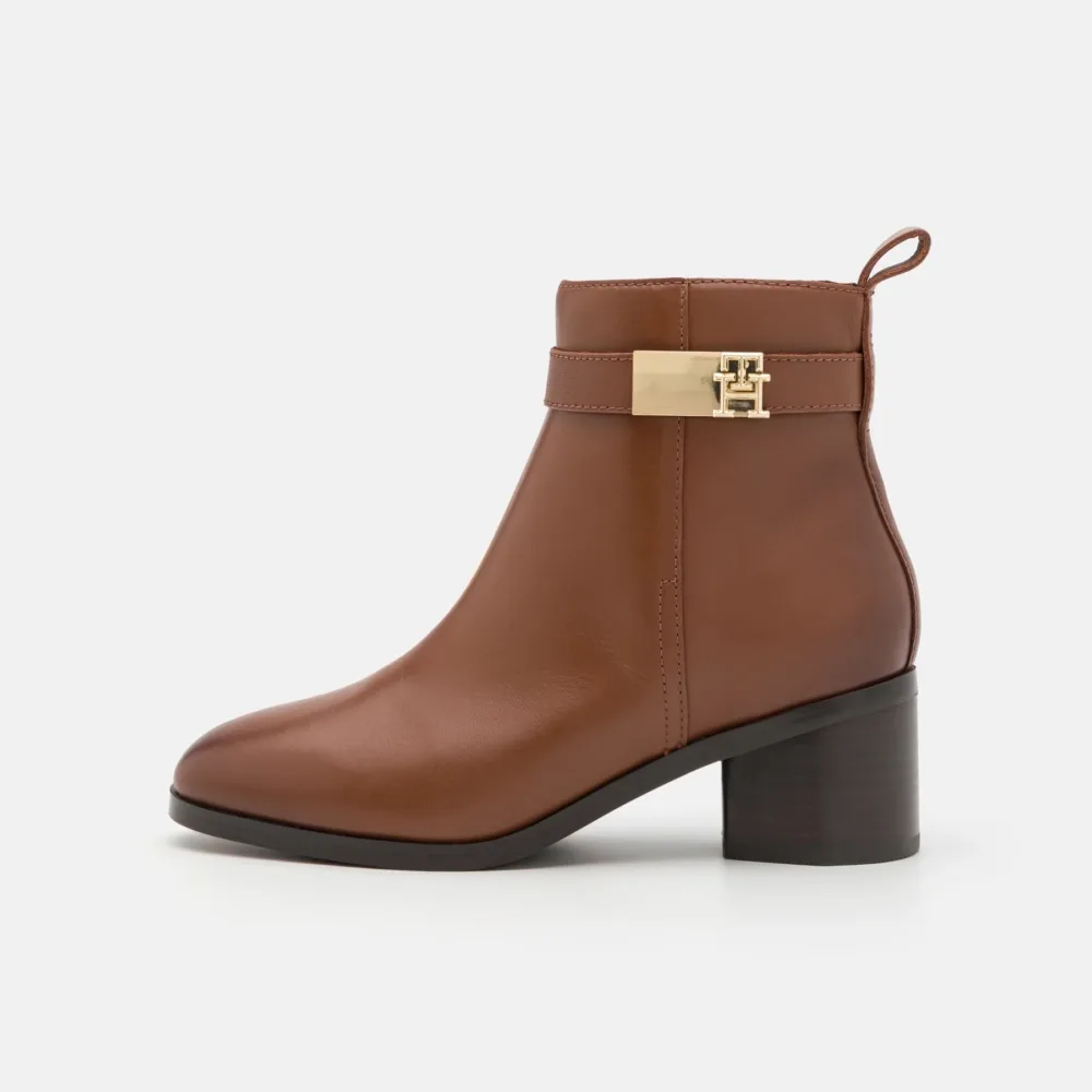 Tommy Hilfiger Pre-owned Ankle boots - brown