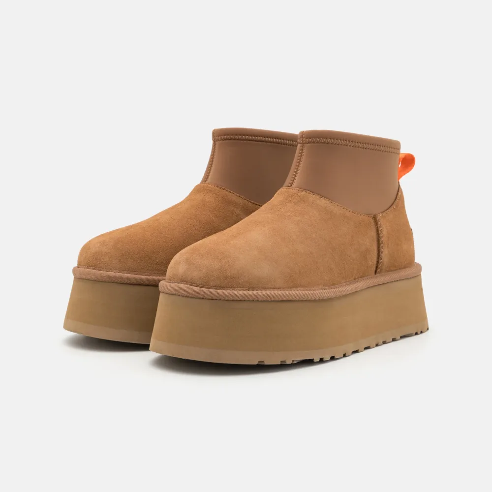 UGG CLASSIC MINI DIPPER - Platform ankle boots - chestnut